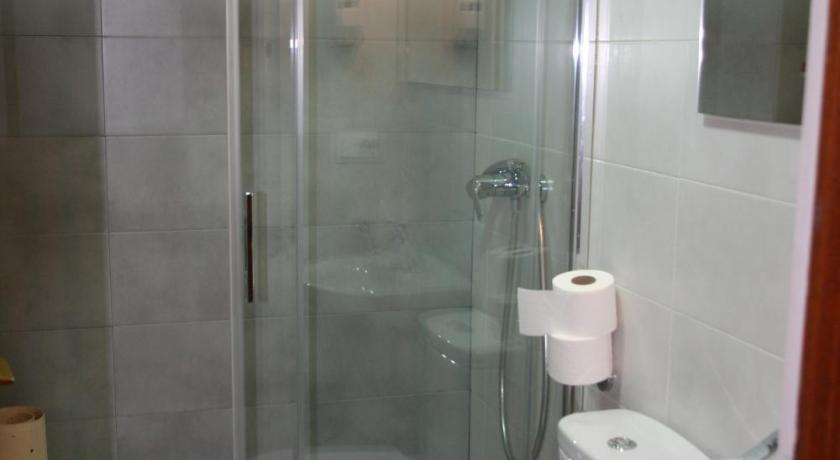 Bedroom 5, Hostal Acella, Navarra