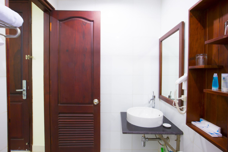 Bathroom 4, Vientiane Plaza, Vientiane