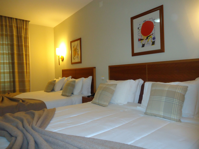 Bedroom 4, Pombeira Hotel, Guarda