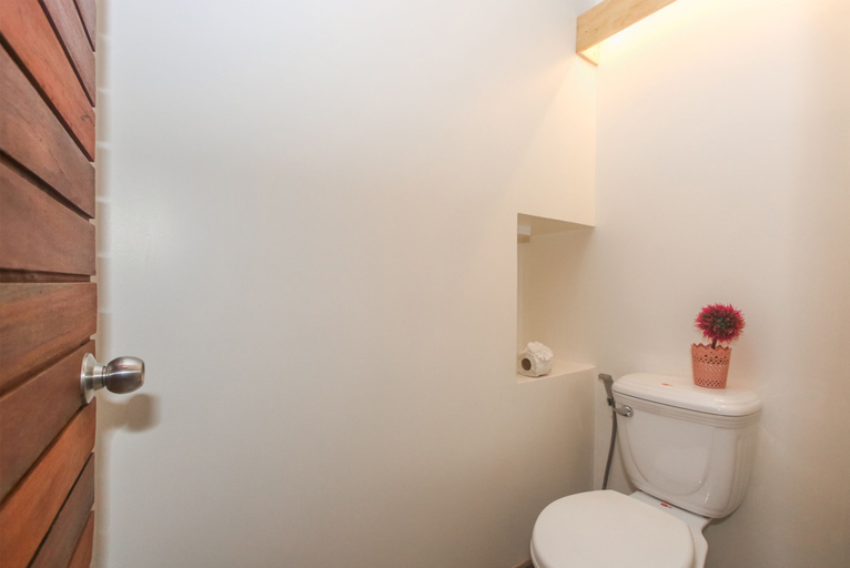 Bathroom 3, Phan NaTa Apartment, Siem Reap