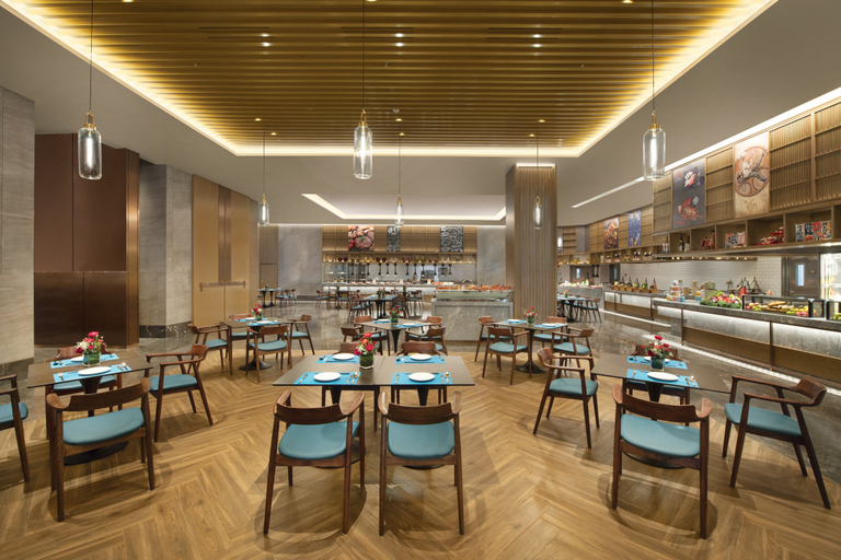 Food & Drinks 2, Crowne Plaza DALIAN XINGHAI by IHG, Dalian