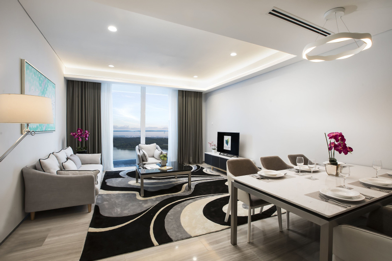 Dining Room 11