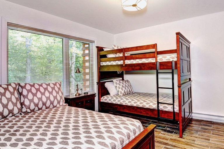 Bedroom 3, Chalets à louer à Stoneham, La Jacques-Cartier