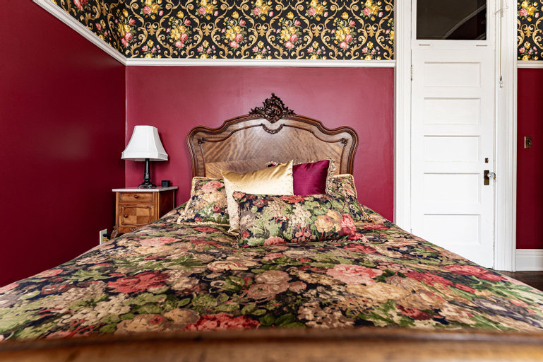 Bedroom 15