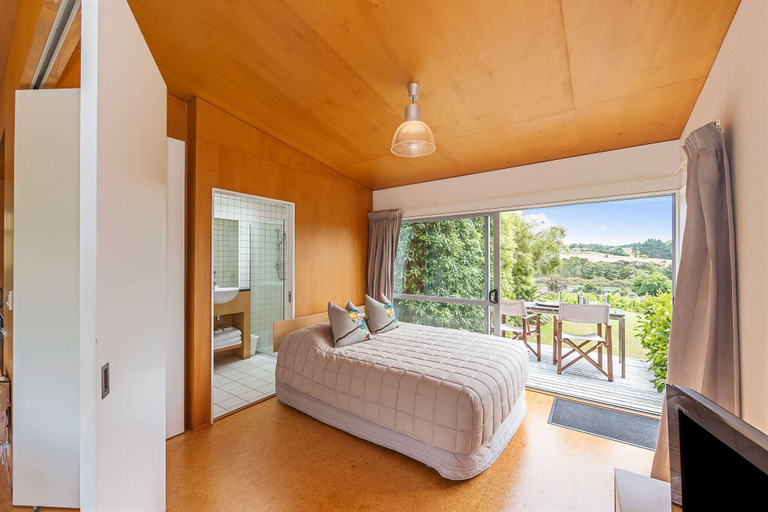 Bedroom 3, Riverside Matakana Hotel, Rodney