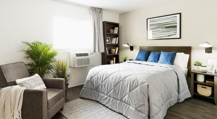 Bedroom, InTown Suites Extended Stay Chesapeake VA - Greenbrier Road, Chesapeake