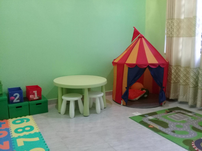 Family & Kids, mirza homestay marang, Marang