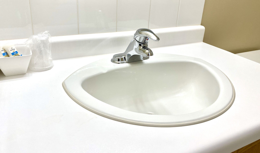 Bathroom 3, Twilight Country Motel, Division No. 13