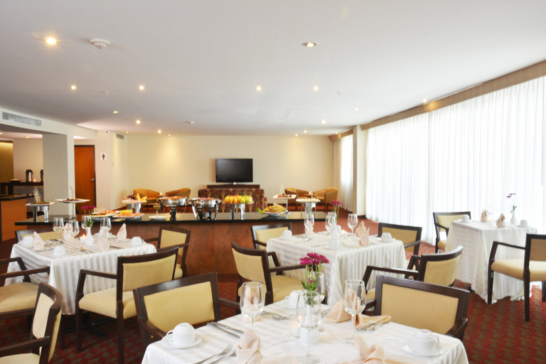 Food & Drinks 3, Crowne Plaza MONTERREY AEROPUERTO by IHG, Apodaca