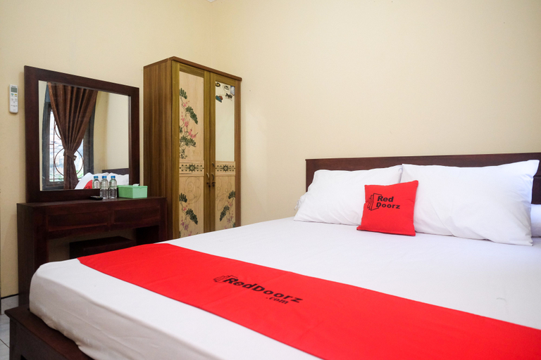 Bedroom 1, RedDoorz near Candi Ratu Boko 2, Sleman
