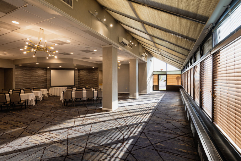 Business Facilities 5, Crowne Plaza EDISON by IHG, Middlesex