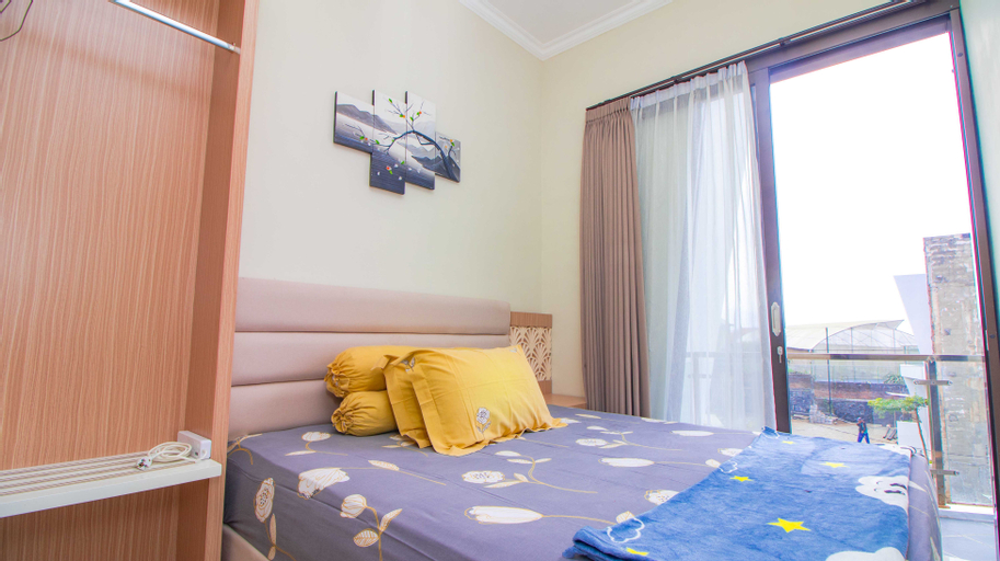 Bedroom 2, Villa Arrayan B2 with Karaoke and Balcony, Malang