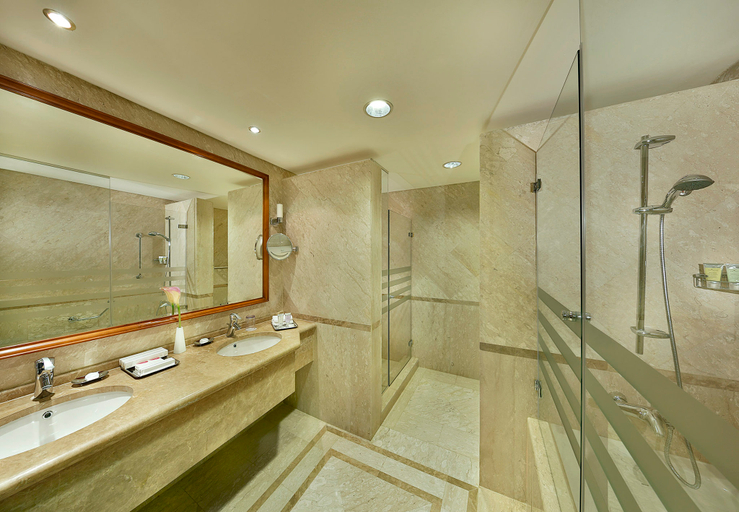 Bathroom 3, Crowne Plaza JORDAN - DEAD SEA RESORT & SPA by IHG, Madaba