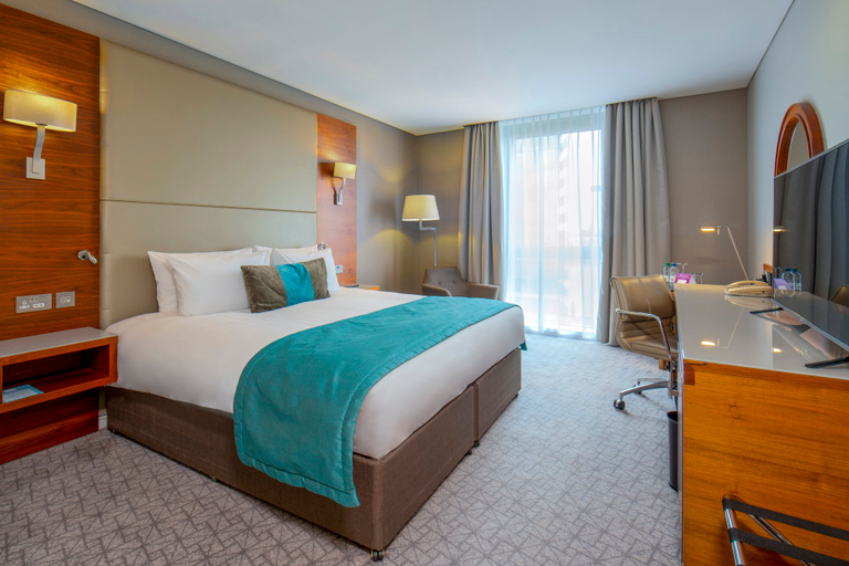 Bedroom 2, Crowne Plaza LONDON DOCKLANDS by IHG, London