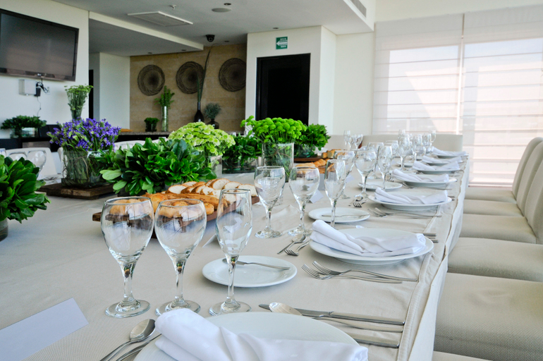 Food & Drinks 3, Crowne Plaza VILLAHERMOSA by IHG, Jalpa de Méndez