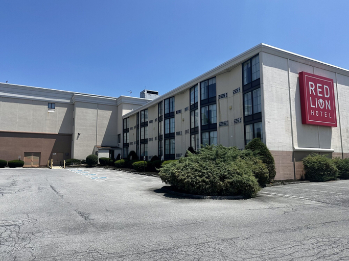 Exterior & Views 2, Red Lion Hotel Harrisburg Hershey, Dauphin