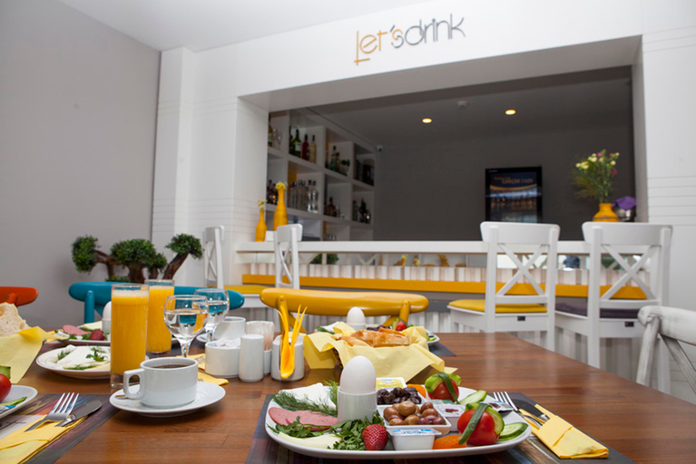 Food & Drinks