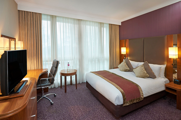 Bedroom 4, Crowne Plaza LONDON - EALING by IHG, London