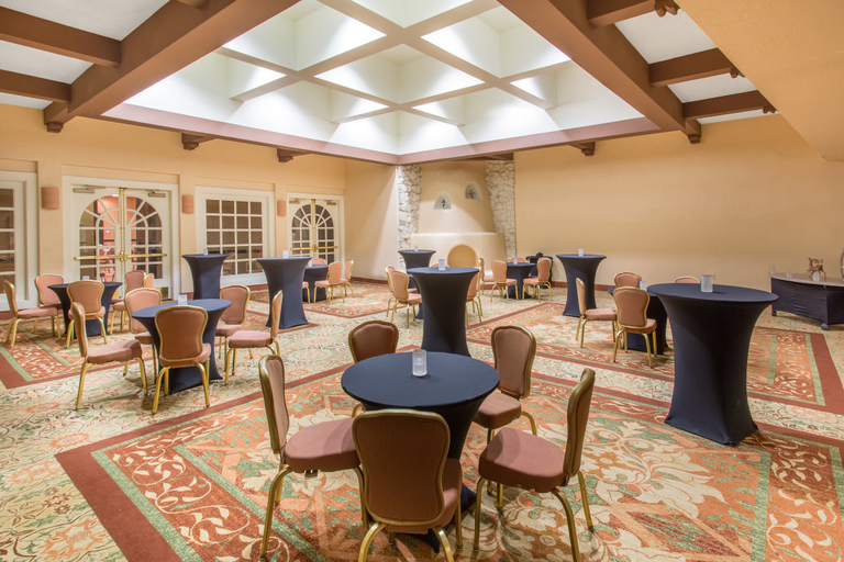 Food & Drinks 4, Crowne Plaza ALBUQUERQUE by IHG, Bernalillo