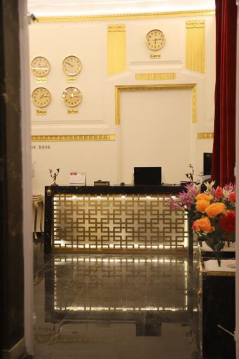 Others 5, Palace Court, Qasr an-Nil
