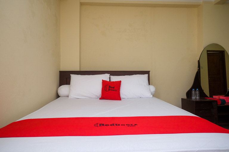 Bedroom 2, RedDoorz near Candi Ratu Boko 2, Sleman