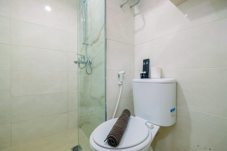 Bedroom 3, Cozy and Stylish 2BR Podomoro Golf View Apartment By Travelio, Bogor