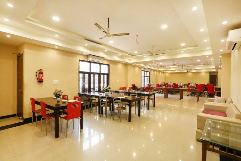 Food & Drinks 4, FabHotel GK Residency, Delhi
