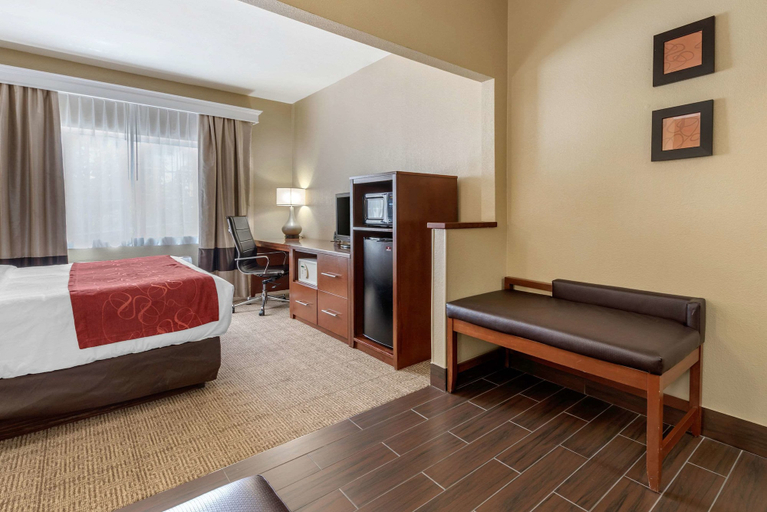 Bedroom 3, Comfort Suites Fort Collins Near University, Larimer