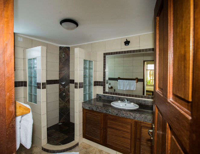 Bathroom 4, Diani Pearl Luxury Apartments, Msambweni