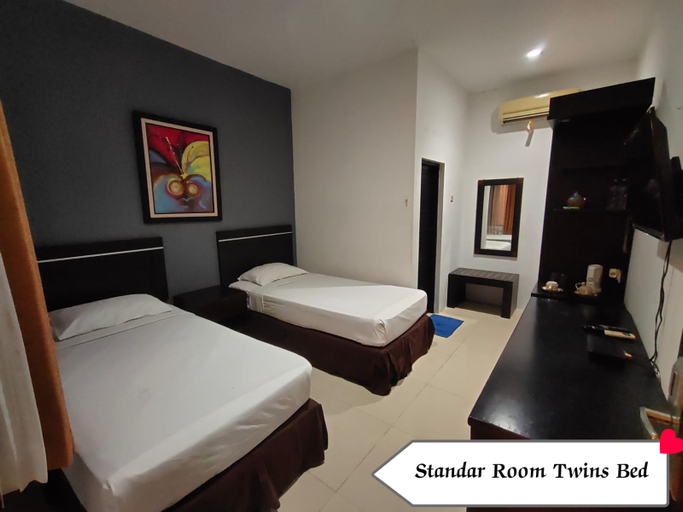 Bedroom 2, Hotel Century, Pangandaran