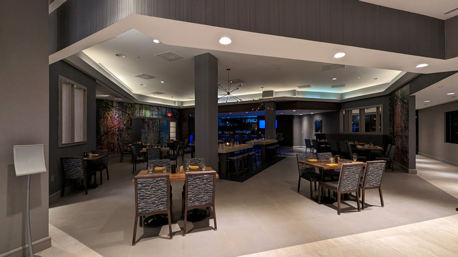 Food & Drinks 5, Crowne Plaza EDISON, Middlesex