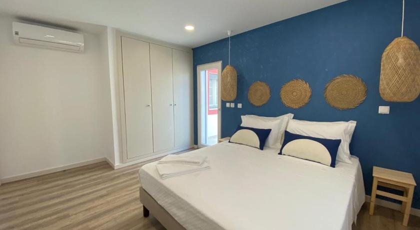 Bedroom 3, Casa dos Rosas, Gavião