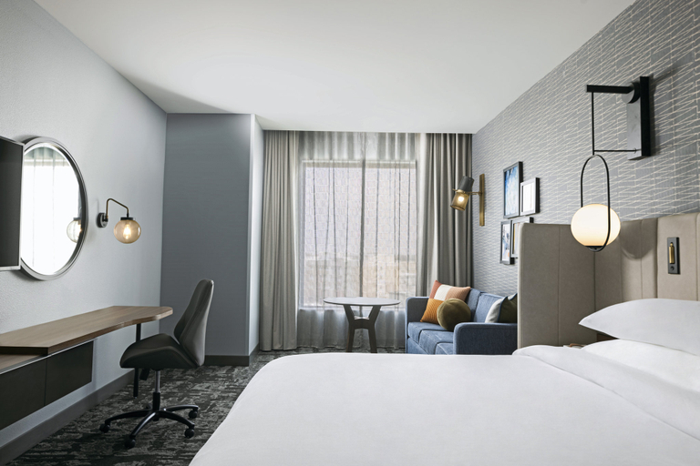 Bedroom 3, Crowne Plaza KEARNEY by IHG, Buffalo