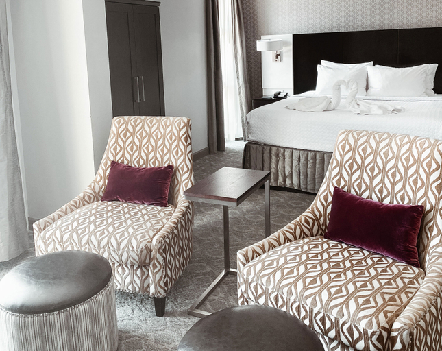 Bedroom 5, Crowne Plaza CHICAGO SW - BURR RIDGE by IHG, Dupage