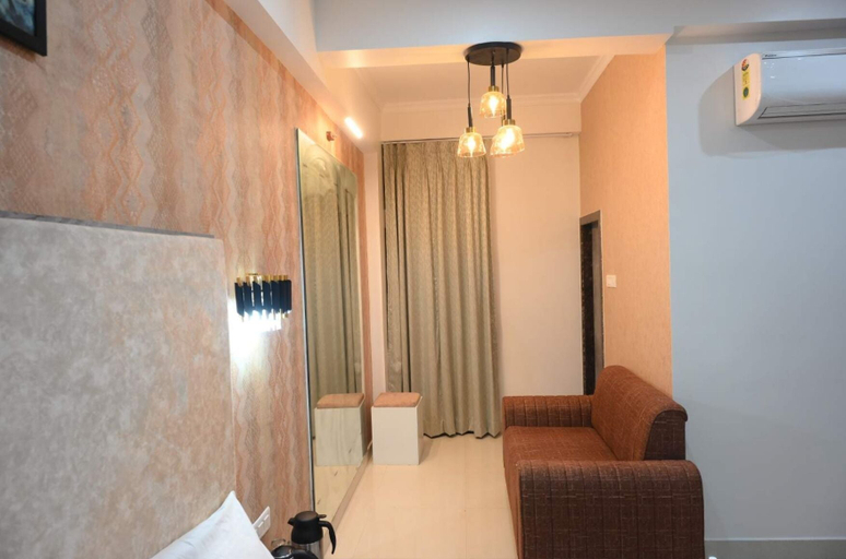 Bedroom 3, Hotel Ganga Kaveri, Varanasi