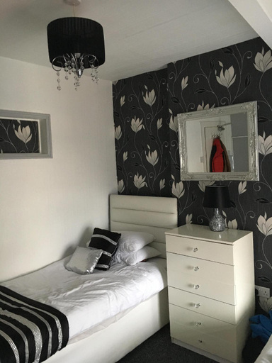 Others 4, Ardern Hotel, Blackpool