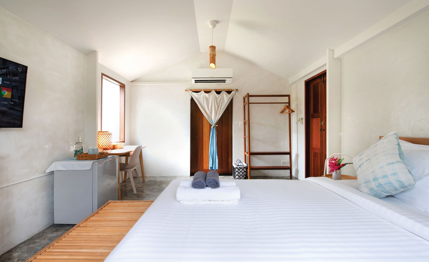 Bedroom 3, The Little White Bird Traveller Hostel, K. Ko Kut
