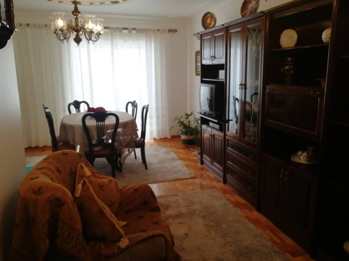 Others 5, 2 Bed Flat - Sleeps 5 - Parking - Wifi, Nazaré