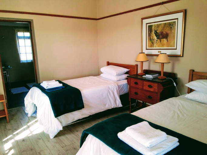 Bedroom 2, Francolin Creek, Fezile Dabi