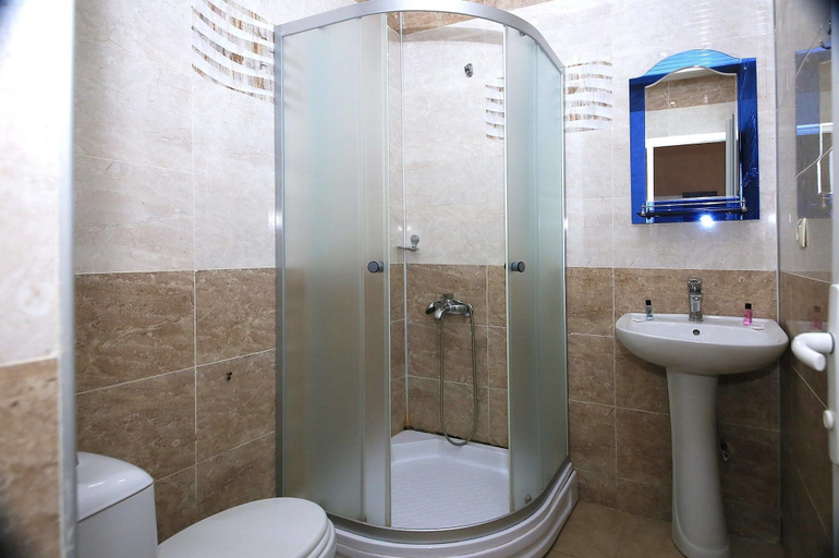 Bathroom, Hotel Polo, Tbilisi