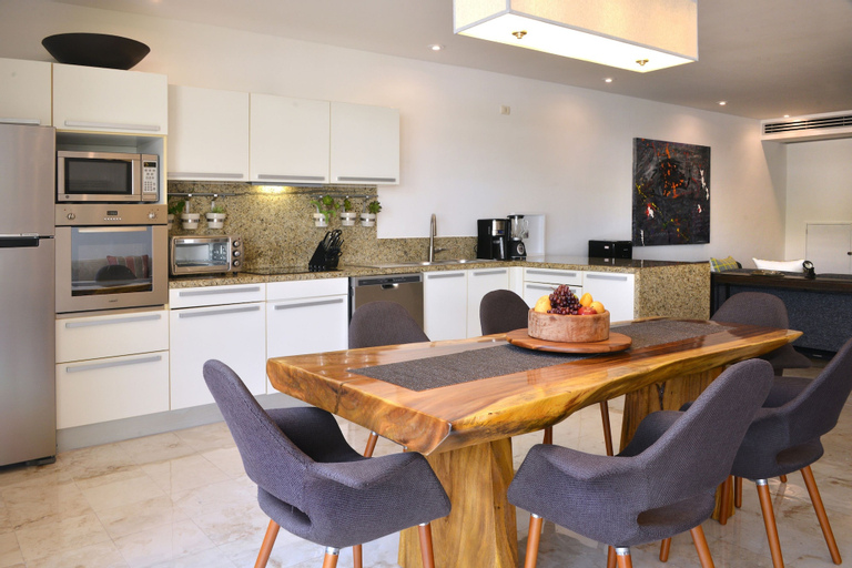 Dining Room 6