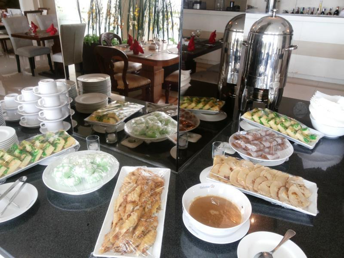Food & Drinks 2, Gran Surya Hotel, Buleleng