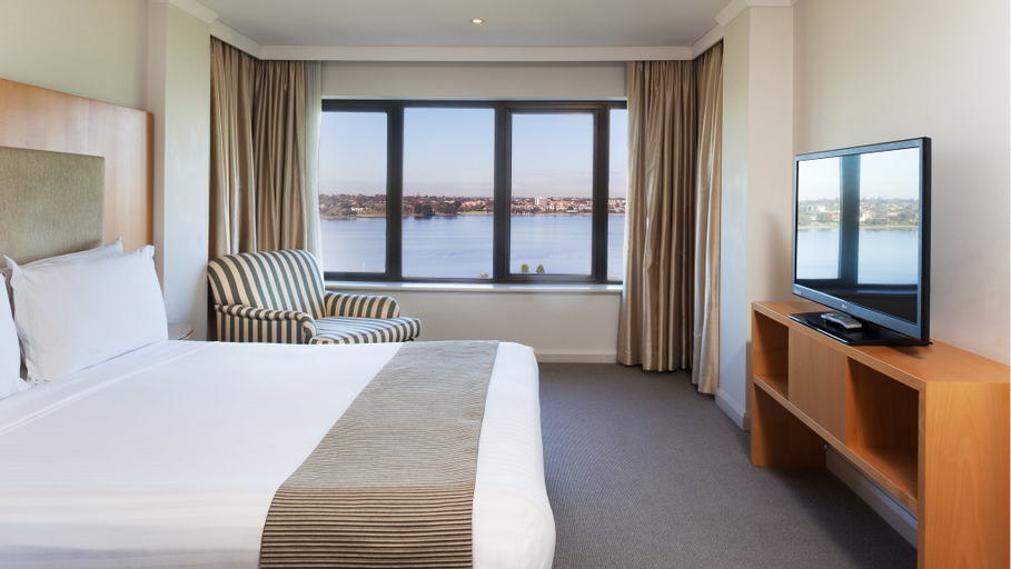 Bedroom 3, Crowne Plaza PERTH, Perth