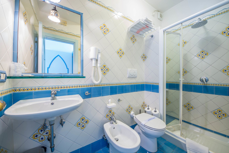 Bathroom 5, Riviera B&B Rooms and Apartament SEA-VIEW, Salerno