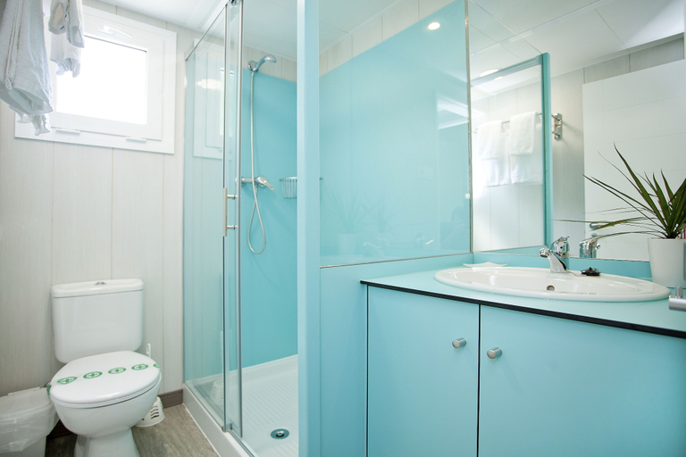 Bathroom 3, La Siesta Salou Resort & Camping, Tarragona