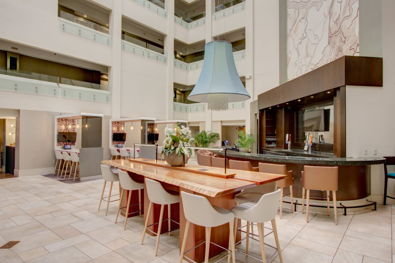 Food & Drinks 3, Crowne Plaza CHARLESTON AIRPORT - CONV CTR by IHG, Charleston