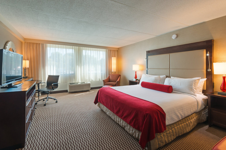 Bedroom 3, Crowne Plaza BOSTON - WOBURN by IHG, Middlesex