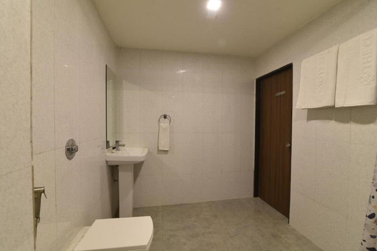 Bathroom 3, Hotel Clove, Bijapur