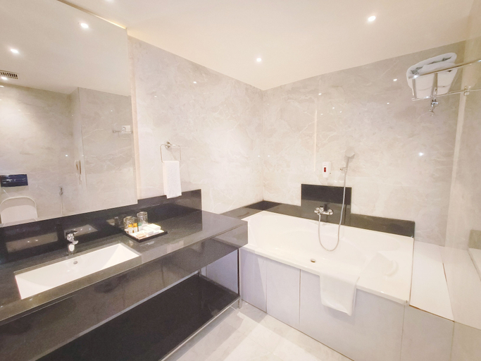 Bathroom 4, Mariton Hotel, Jalandhar
