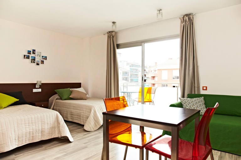 Bedroom 2, Ginosi Basics Centric Apartel, Barcelona
